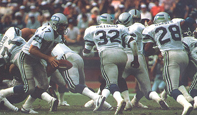 Seattle Seahawks on X: #OTD in 1983: Dave Krieg gets the start vs @Raiders  & then the next 8 years. [ #Celebrate40   / X